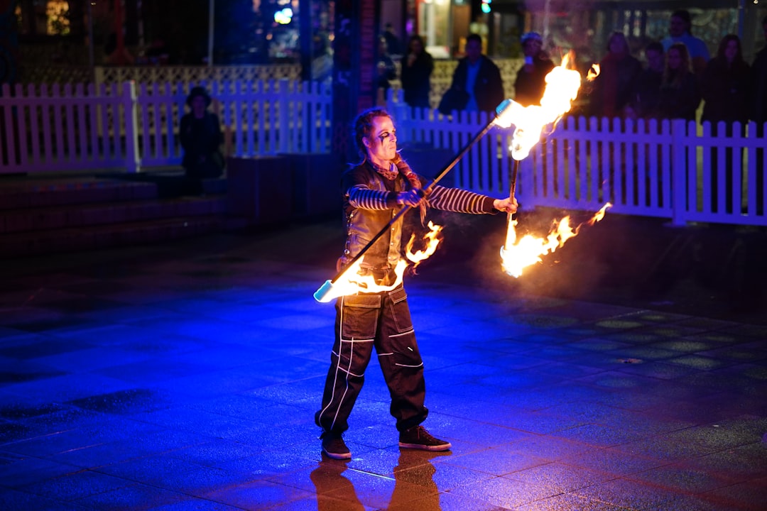 Die Tiefen des Unbewussten: Feuer im Traum – Eine psychoanalytische und neurowissenschaftliche Deutung